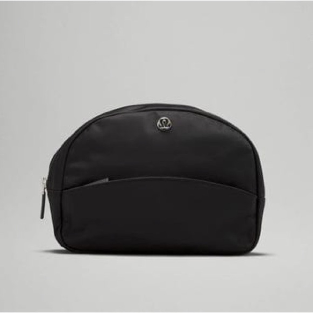 Lululemon toiletry bag